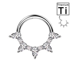 PWY-109 Piercing Cerchio Clicker in Titanio con Cinque Cristalli Taglio Pera e Quattro Cristalli Tondi PWY-109 Piercing Cerchio Clicker in Titanio con Cinque Cristalli Taglio Pera e Quattro Cristalli Tondi